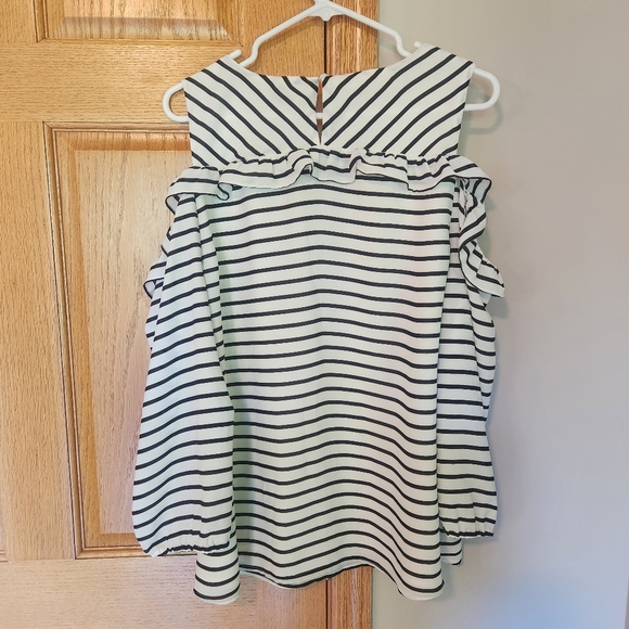 Maurices Cold-Shoulder Top - Picture 5 of 8